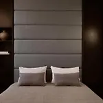 Amyth Of Hotel