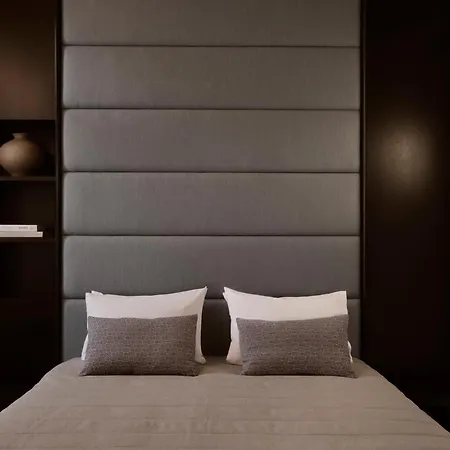 Amyth Of Hotel